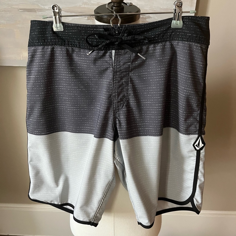 Volcom “Mod-Tech” Gray And Black Board Shorts - image 1